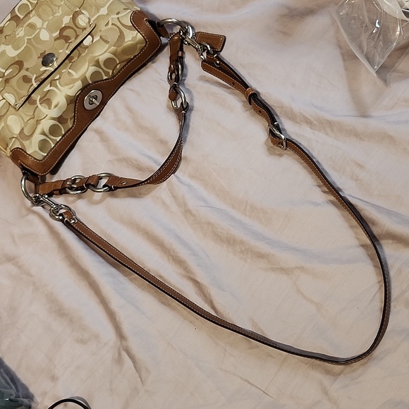 Coach Mini Soho - Picture 11 of 15